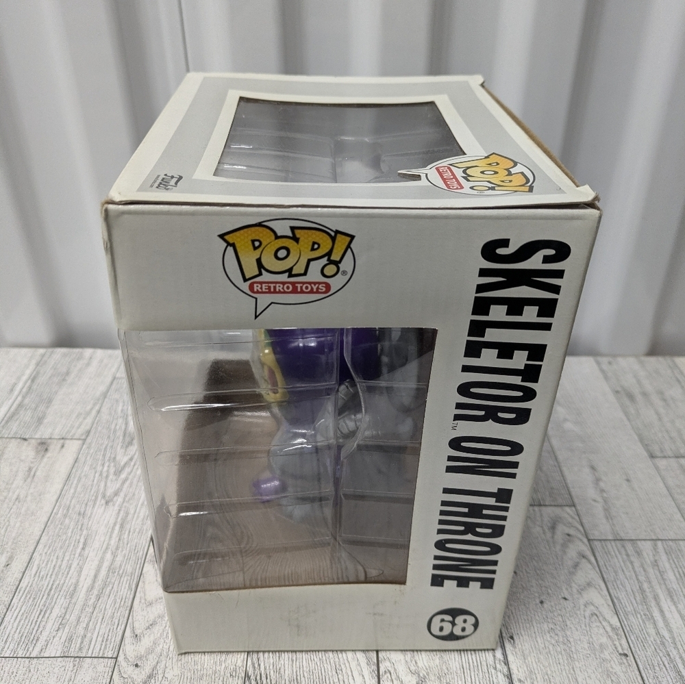 Funko Pop! 68 Retro Toys Skeletor on Throne - Purple, Green, Gray - Picture 5 of 6